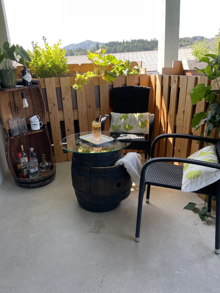 Weinfasstisch und Gestell