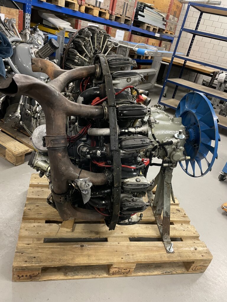 M462RF Sternmotor Tisch