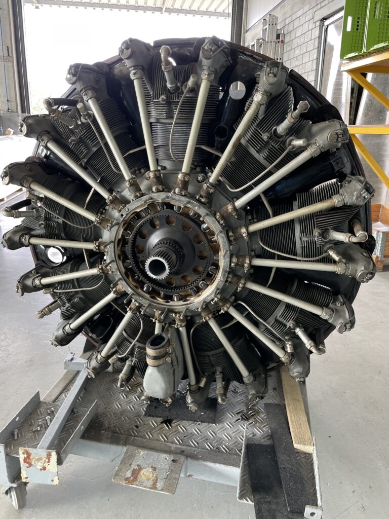 M462RF Sternmotor Tisch