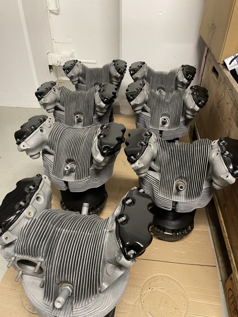 ASZ-62 Antonov Sternmotor Tisch