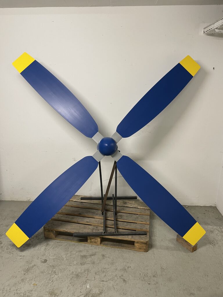 ASZ-62 Antonov Sternmotor Tisch