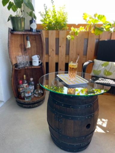 Weinfasstisch und Gestell